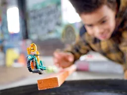 LEGO Chicken Stunt Bike (60310) - afbeelding 4