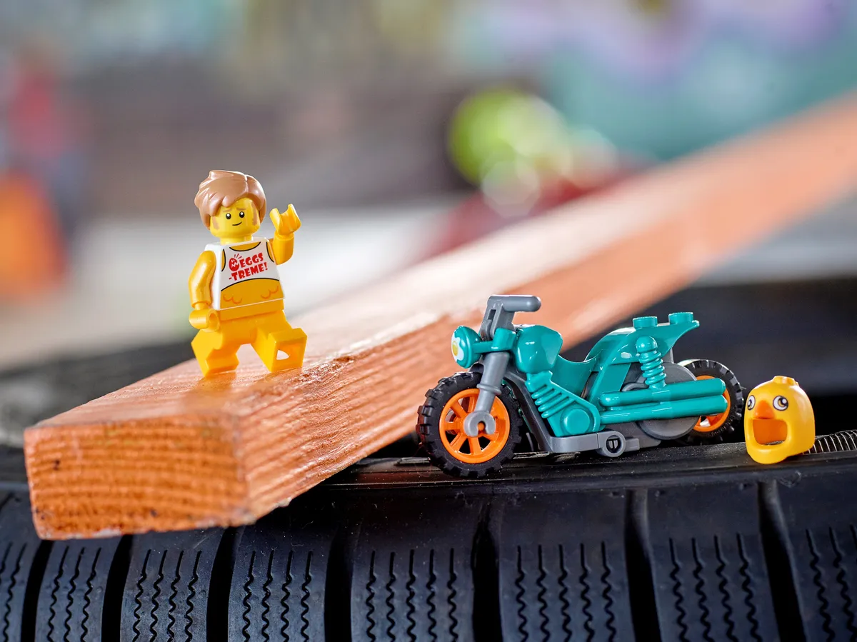 LEGO Chicken Stunt Bike (60310) - Bild 6