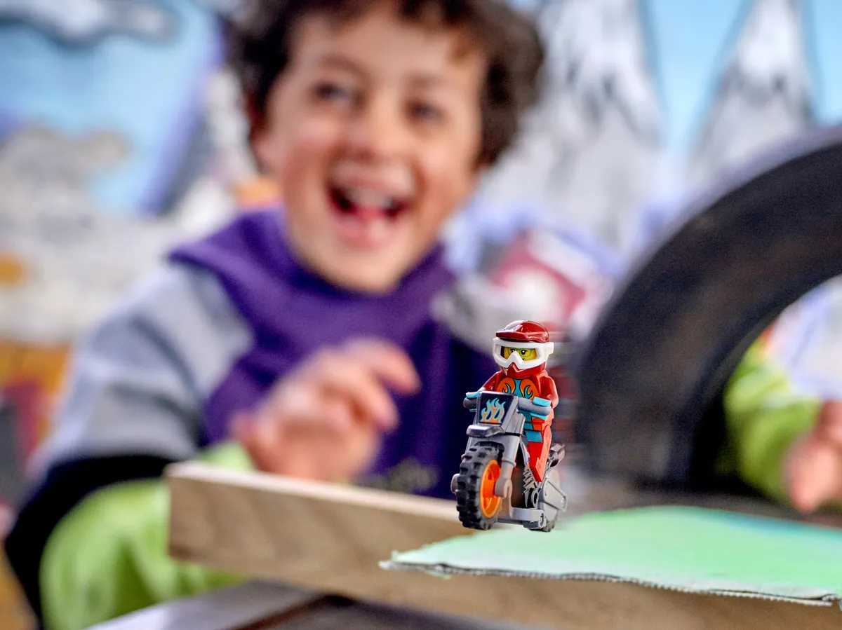 LEGO Fire Stunt Bike (60311) - Bild 9