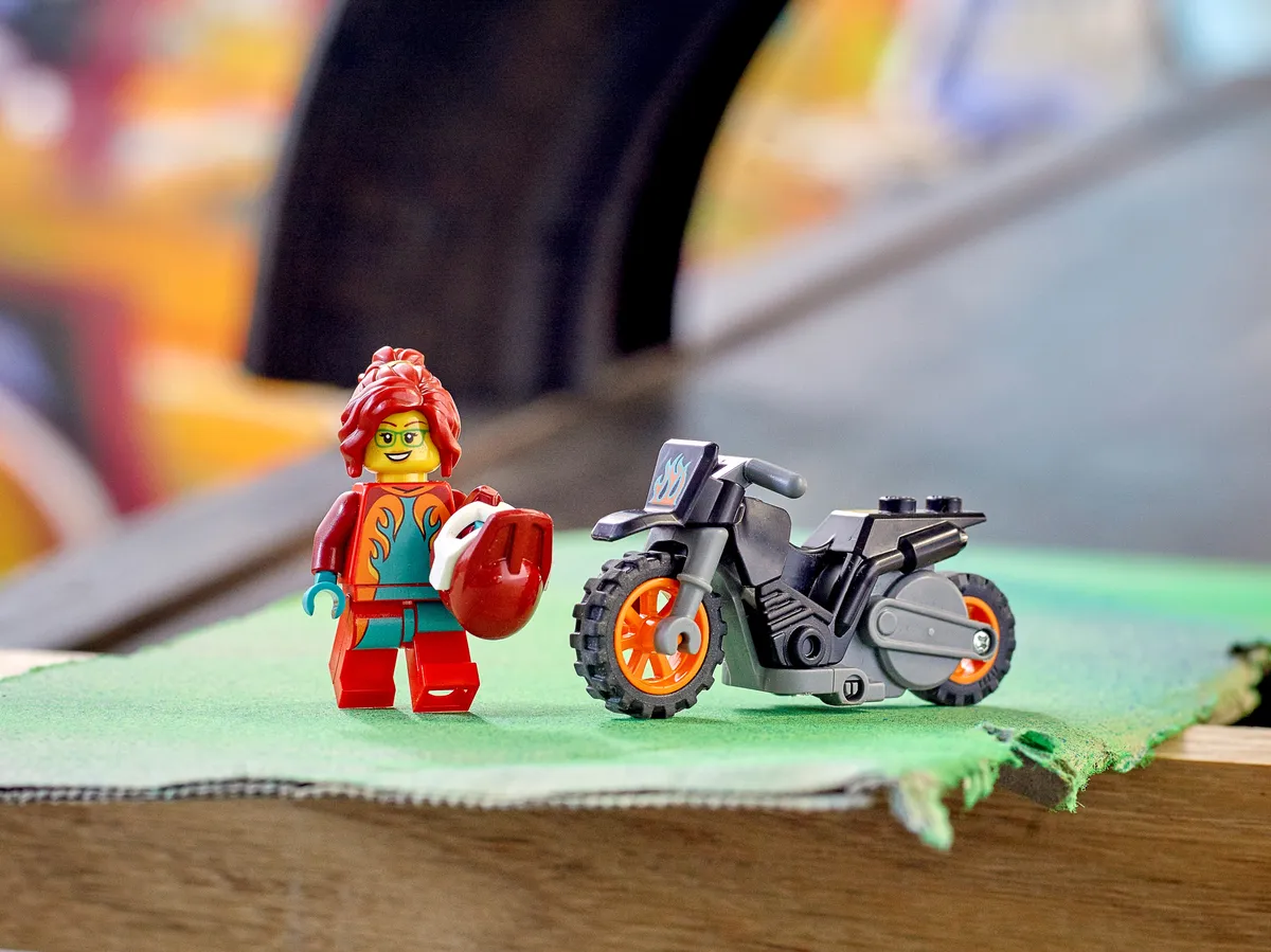LEGO Fire Stunt Bike (60311) - Bild 10