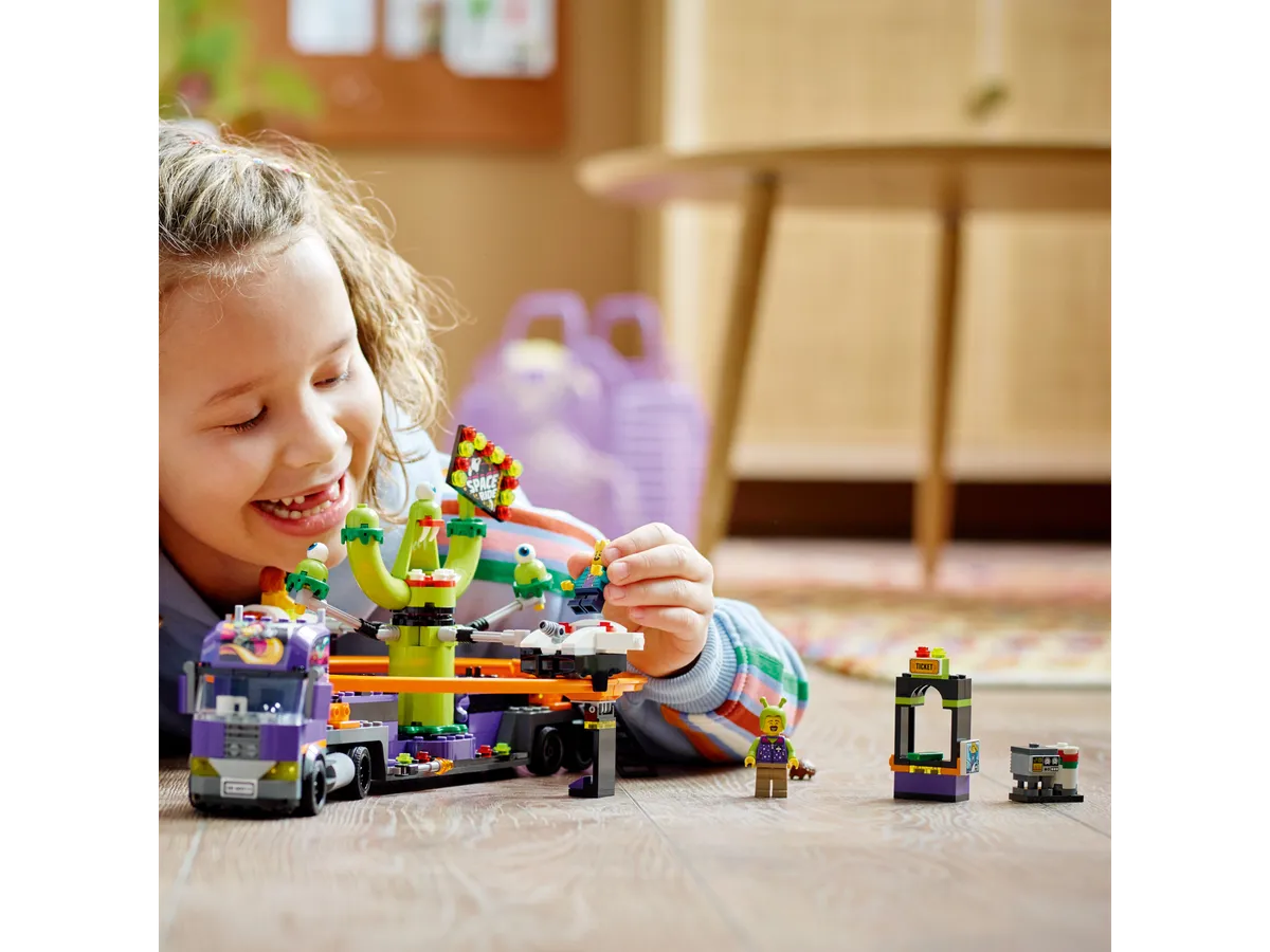 LEGO Space Ride Amusement Truck (60313) - Bild 9