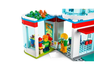 Hospital från LEGO – produktbild 3 av 10