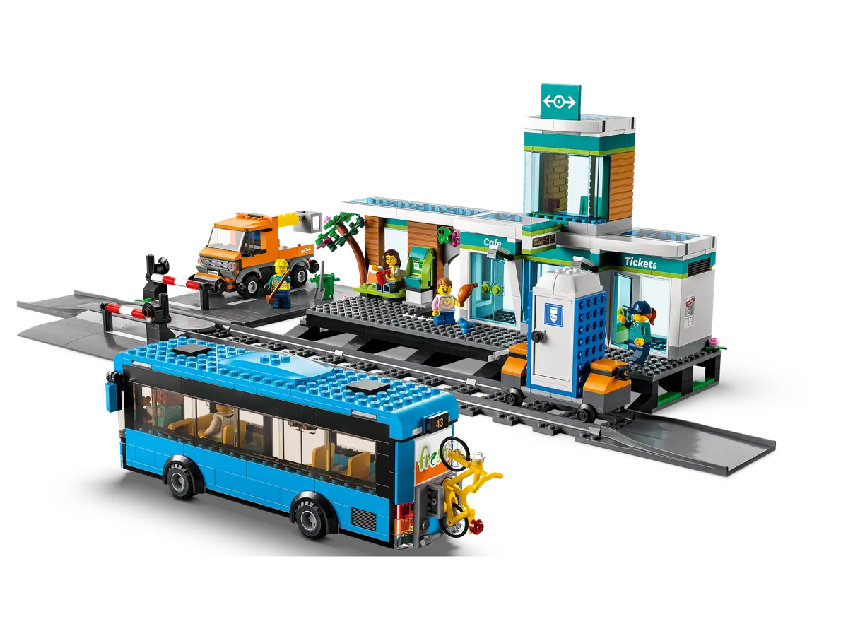 LEGO Train Station (60335) - image 3