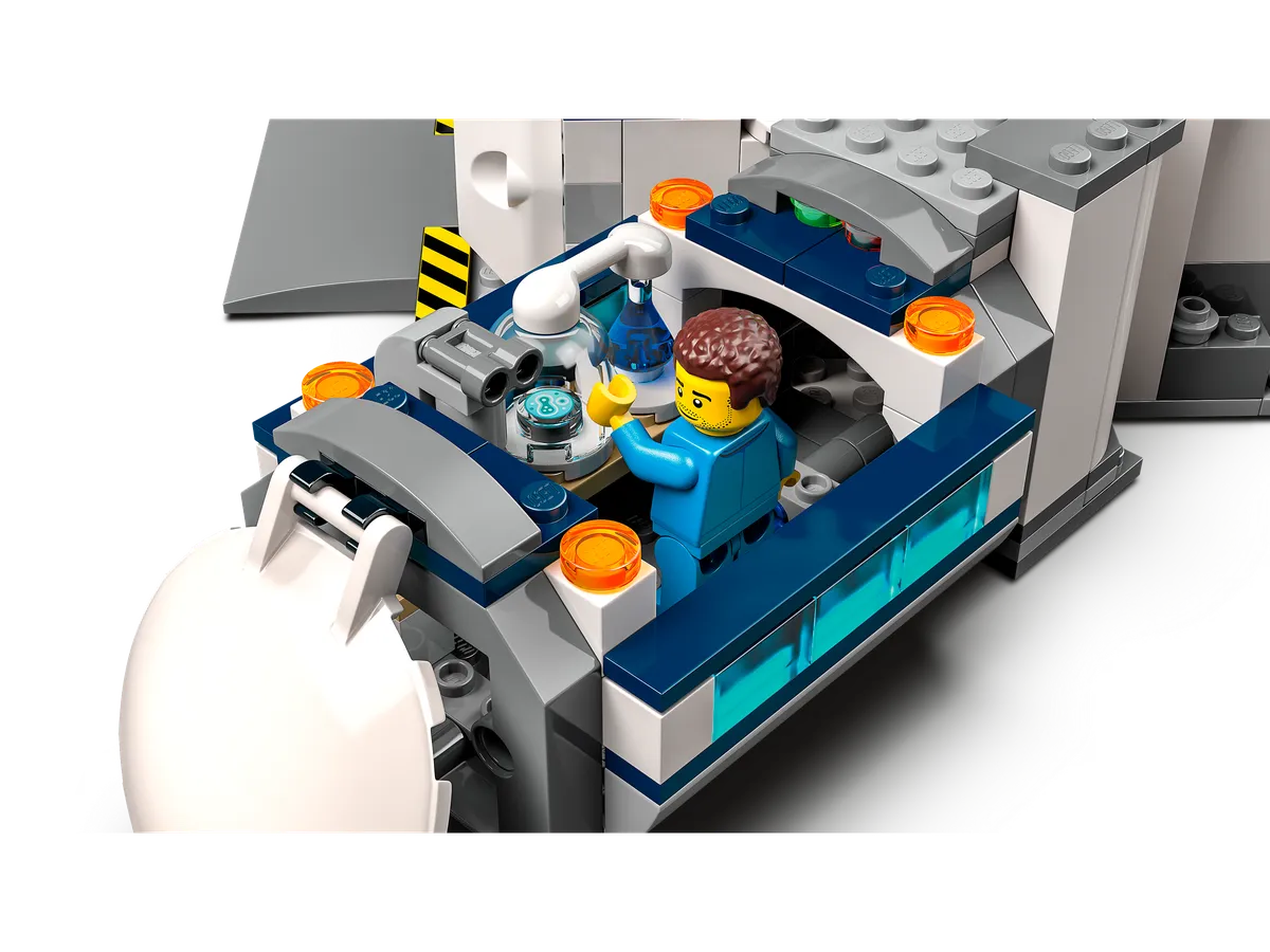 LEGO Lunar Research Base (60350) - image 7