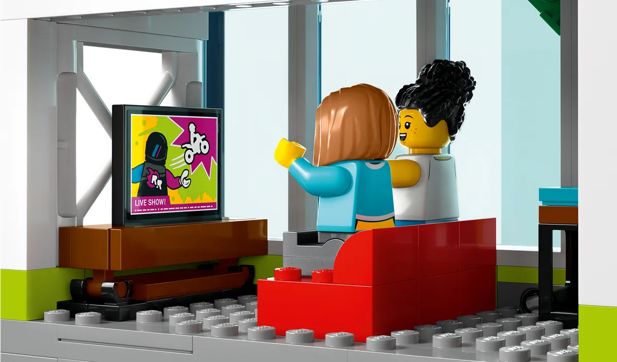 LEGO Apartment Building (60365) - image 7