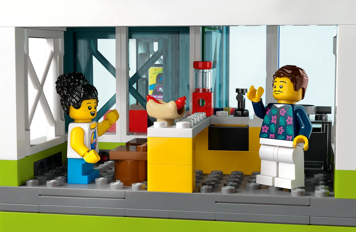 LEGO Apartment Building (60365) - image 8