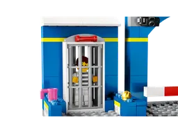 LEGO Police Station Chase (60370) - image 4
