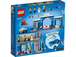 LEGO Police Station Chase (60370) - image 7