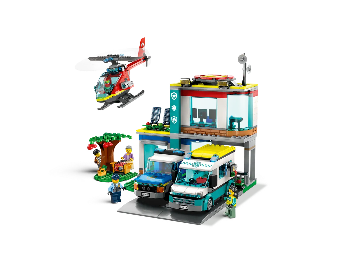 LEGO Emergency Vehicles HQ (60371) - image 3