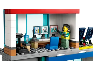 Emergency Vehicles HQ by LEGO – product photo 7 of 12