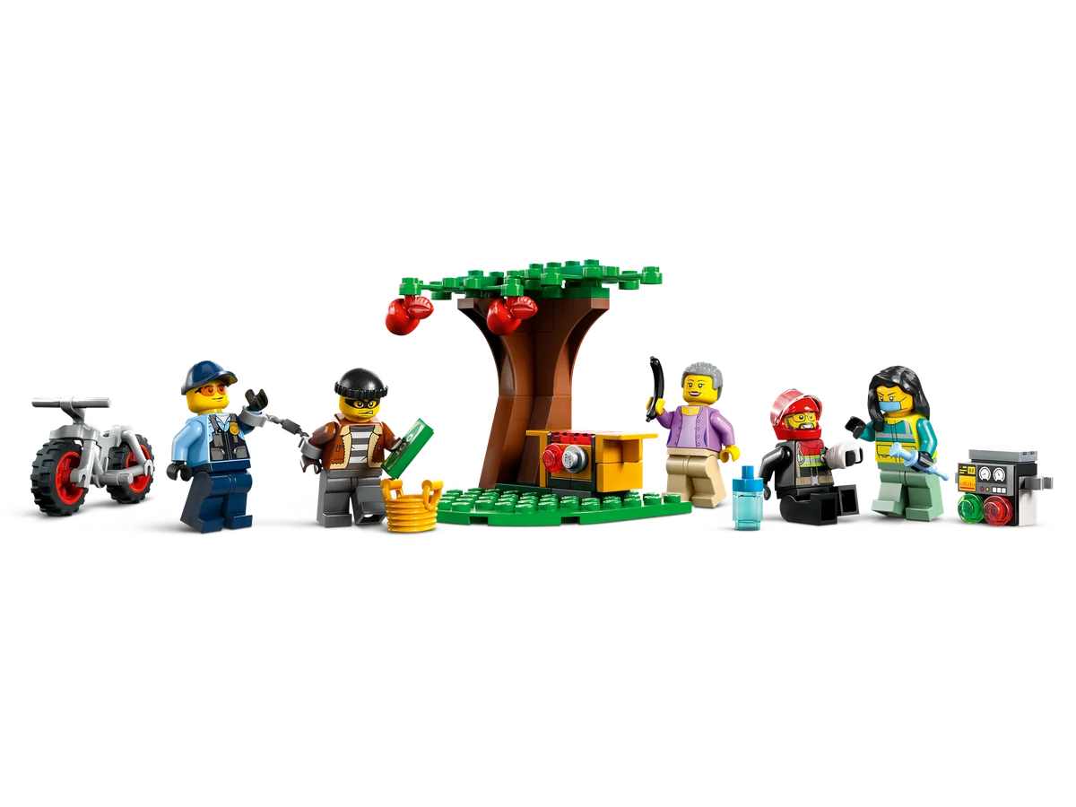 LEGO Emergency Vehicles HQ (60371) - image 8