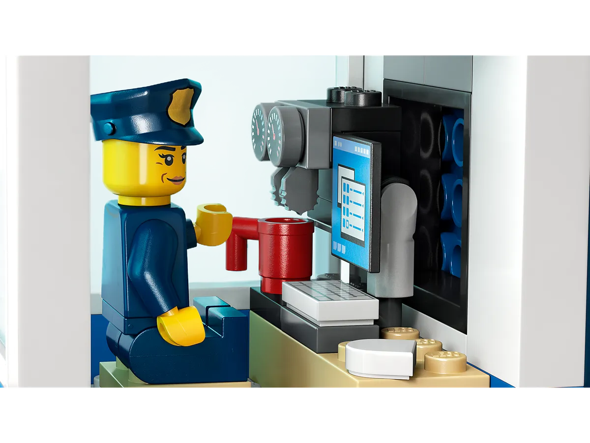 LEGO Police Training Academy (60372) - image 4
