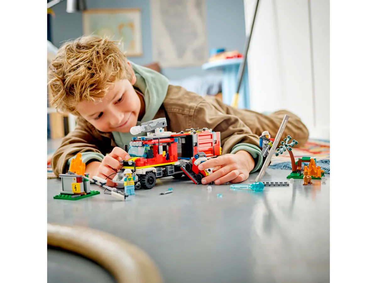 LEGO Fire Command Truck (60374) - image 12