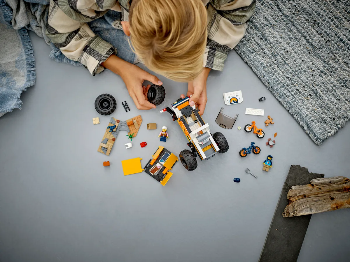 LEGO 4x4 Off-Roader Adventures (60387) - image 9