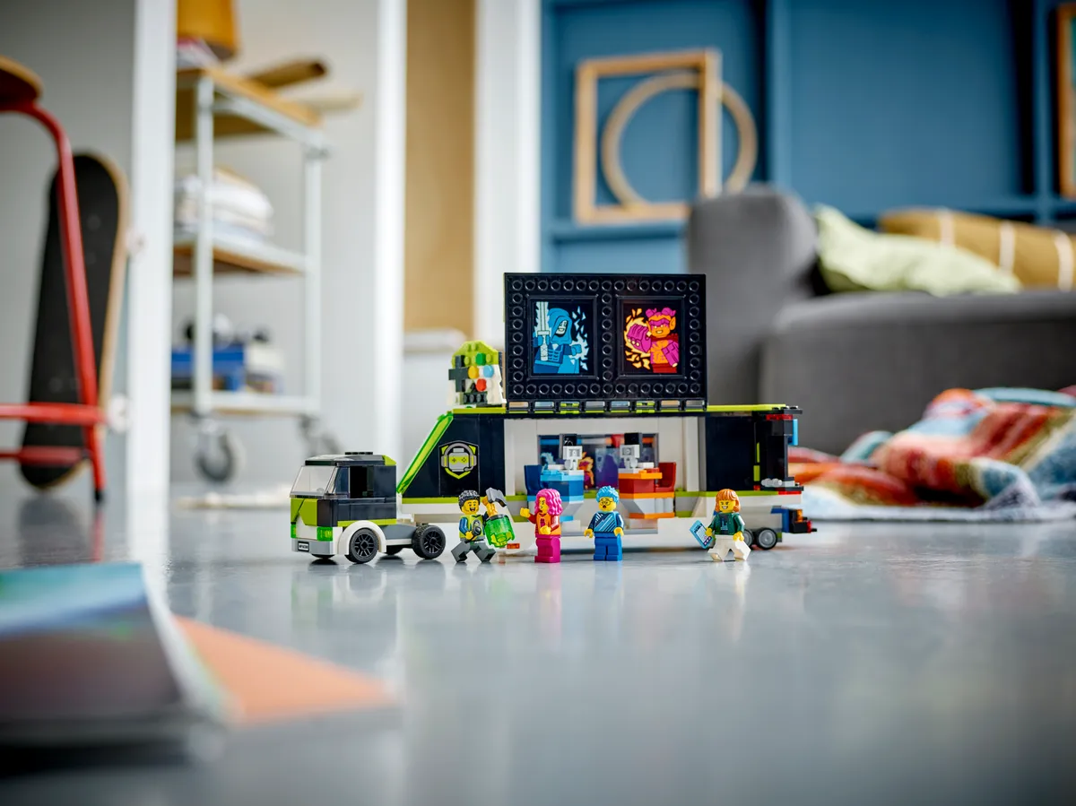 LEGO Gaming Tournament Truck (60388) - Bild 9