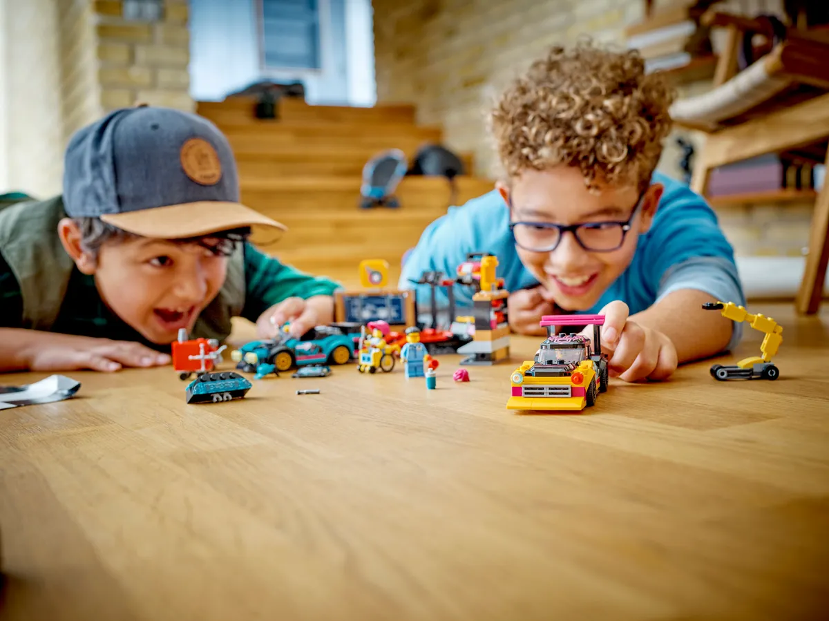 LEGO Custom Car Garage (60389) - Bild 10