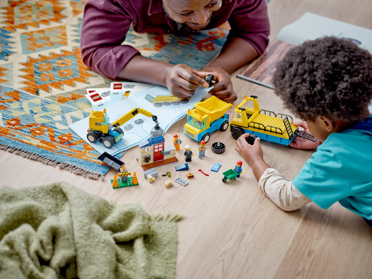 LEGO Construction Trucks and Wrecking Ball Crane (60391) - Bild 6