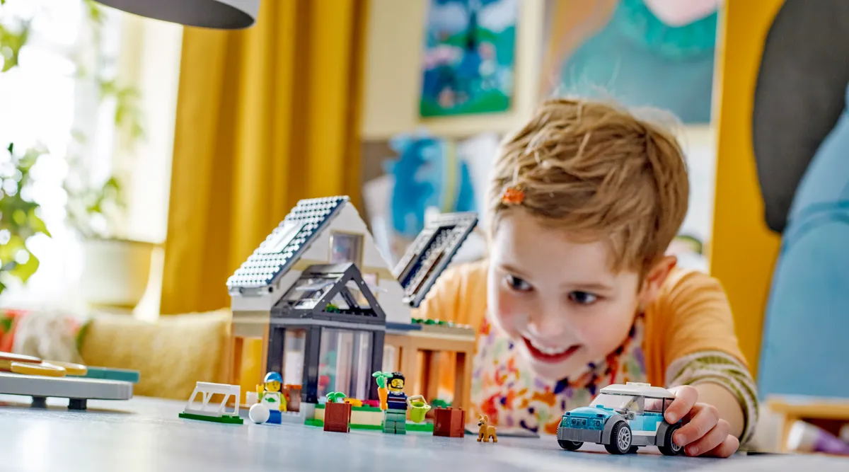 LEGO Family House and Electric Car (60398) - afbeelding 11