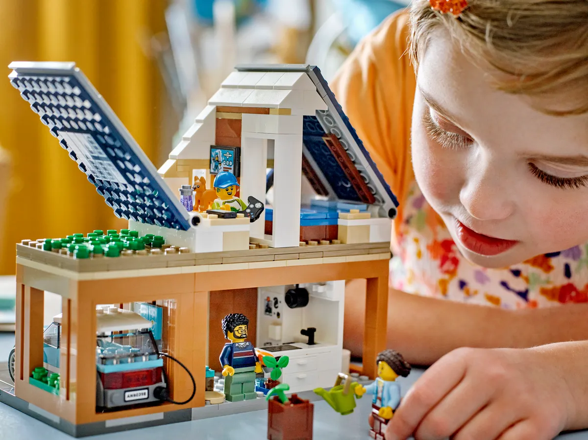LEGO Family House and Electric Car (60398) - afbeelding 12