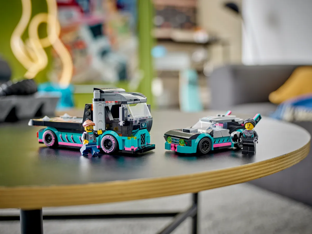 LEGO Race Car and Car Carrier Truck (60406) - Bild 10