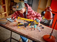 Yellow Mobile Construction Crane - Image 10 of 11