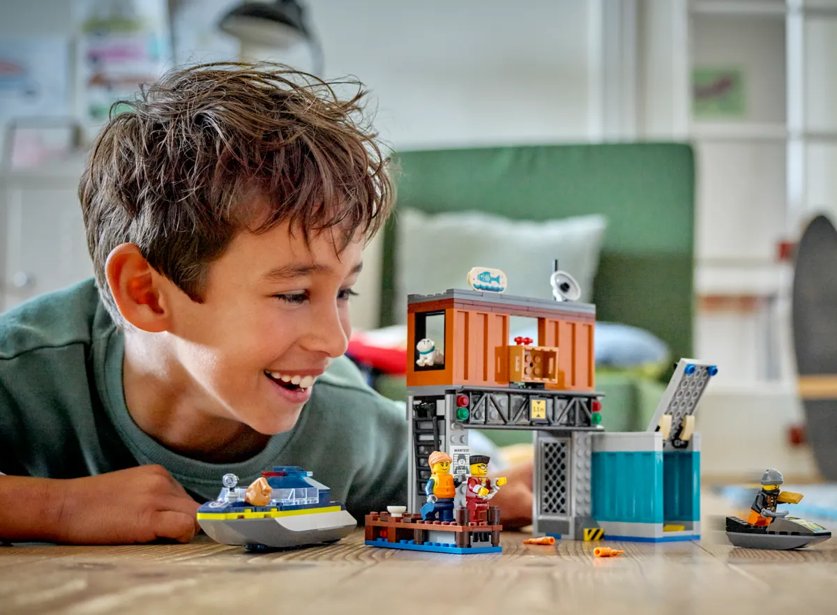 LEGO Police Speedboat and Crooks' Hideout (60417) - Bild 7