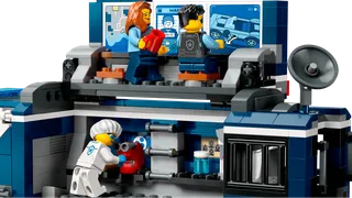 Police Mobile Crime Lab Truck by LEGO – product photo 4 of 9
