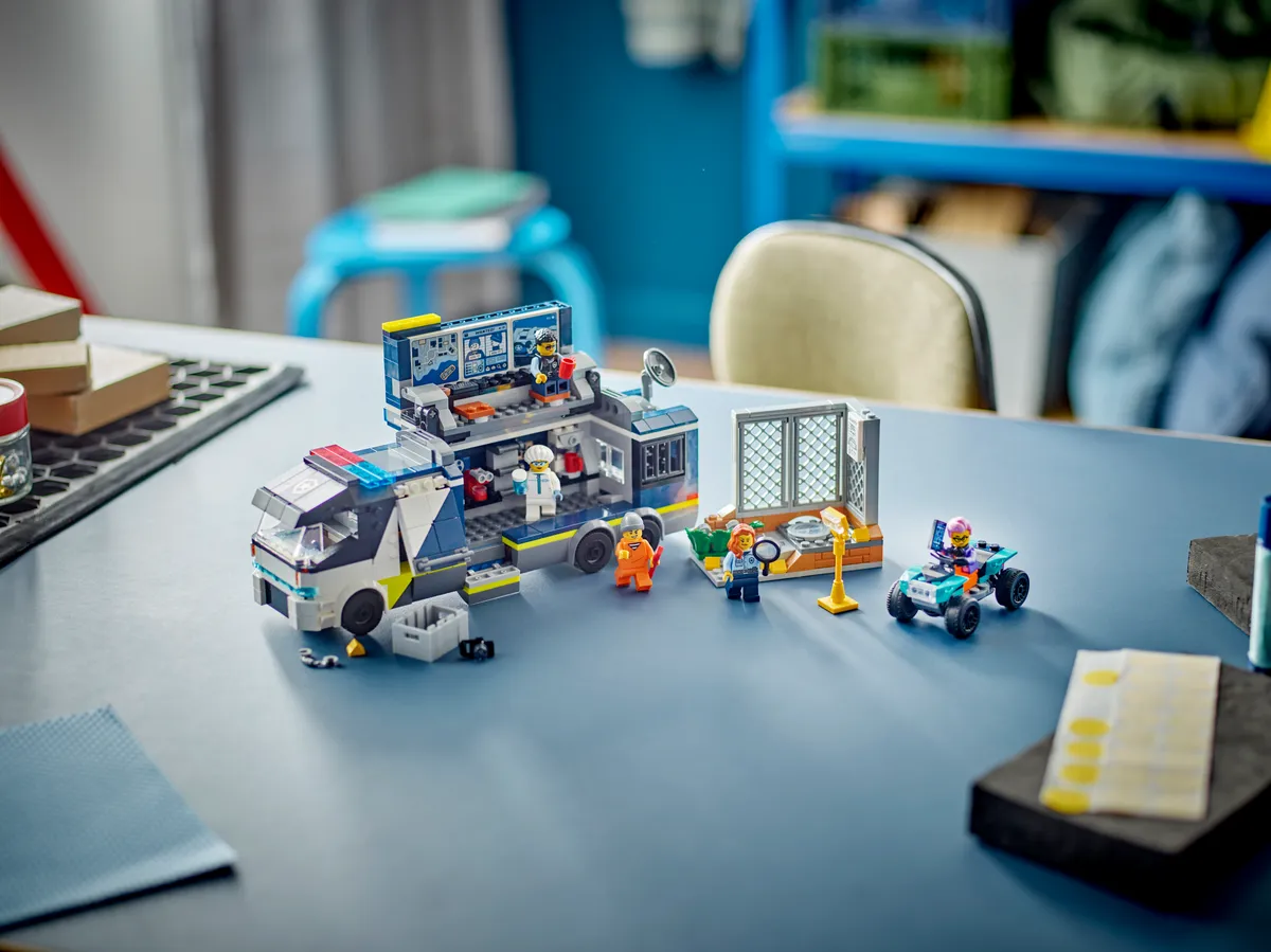 LEGO Police Mobile Crime Lab Truck (60418) - Bild 8