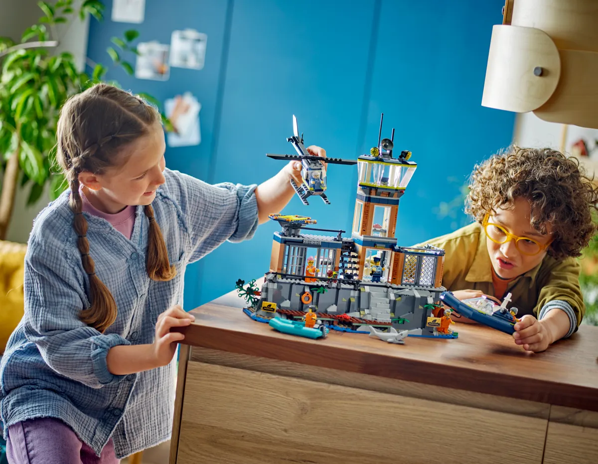 LEGO Police Prison Island (60419) - Bild 8