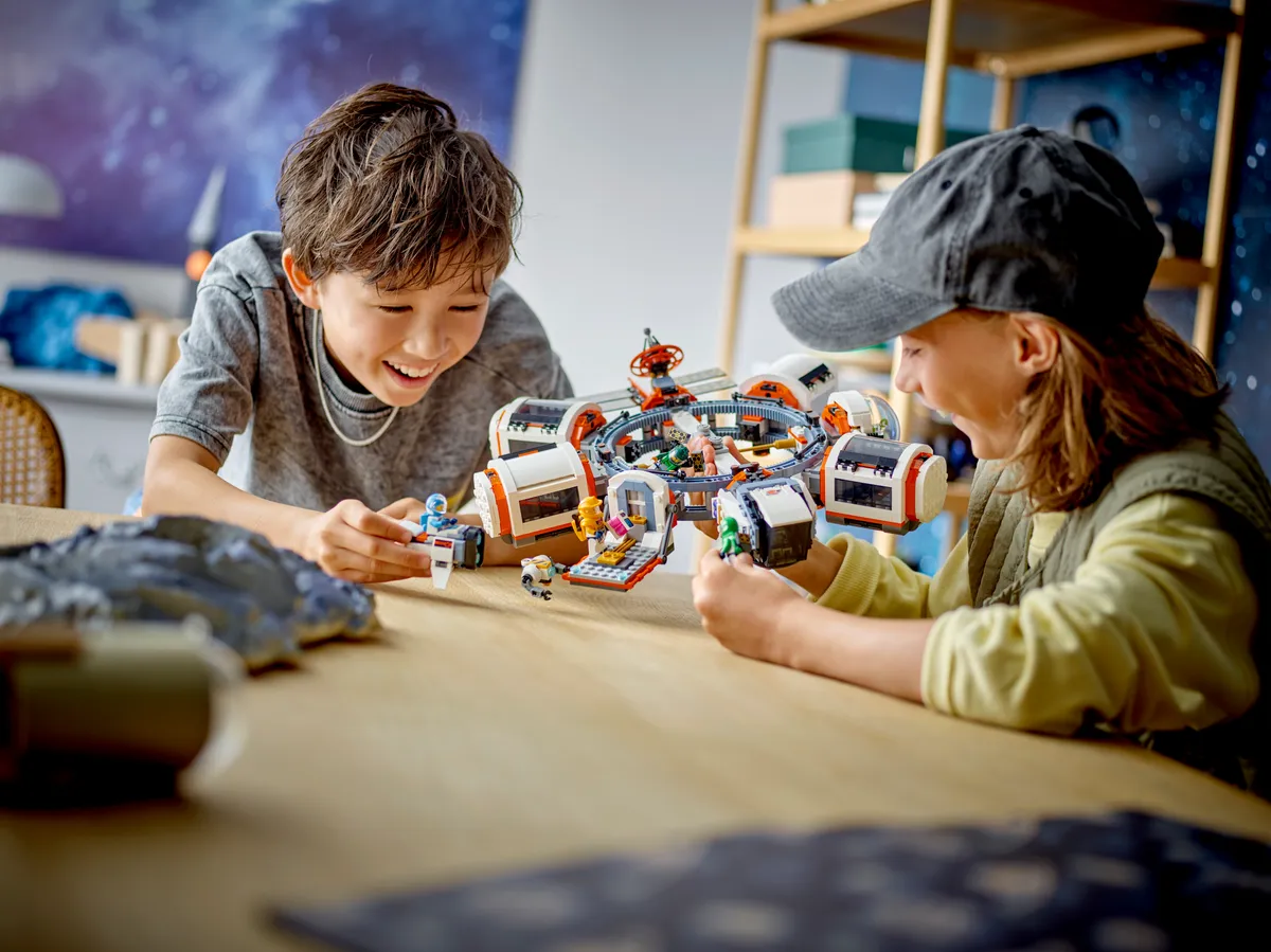 LEGO Modular Space Station (60433) - afbeelding 10