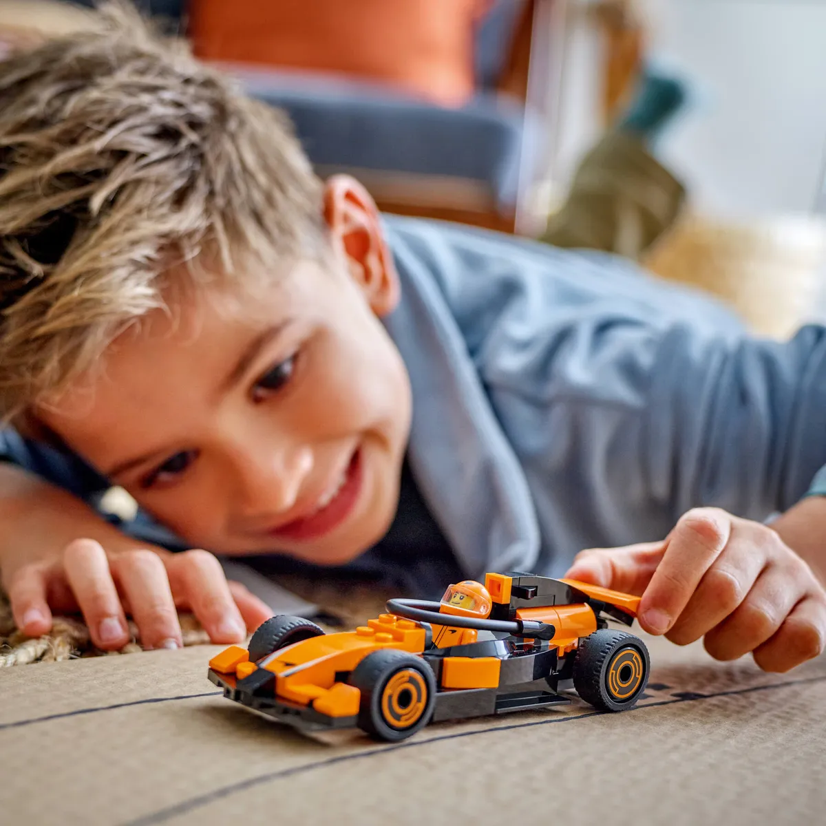LEGO F1® Driver with McLaren Race Car (60442) - Bild 5