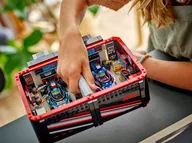 F1® Garage & Mercedes-AMG & Alpine Cars - Image 8 of 11