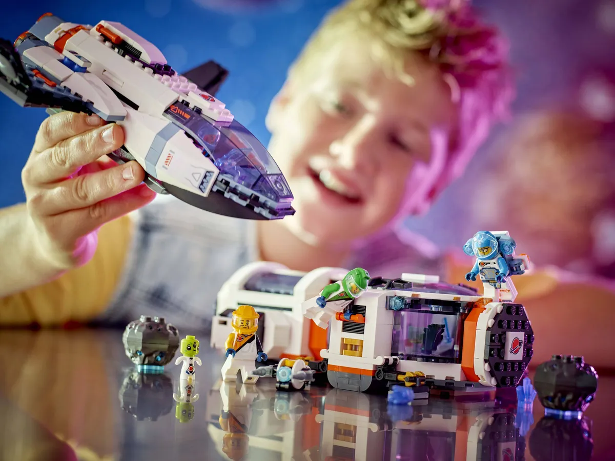 LEGO Modular Galactic Spaceship (60446) - afbeelding 8