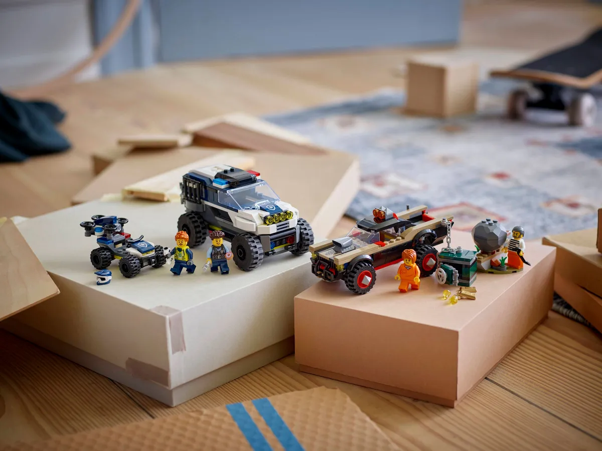 LEGO Off-Road Police Car Chase (60449) - Bild 3