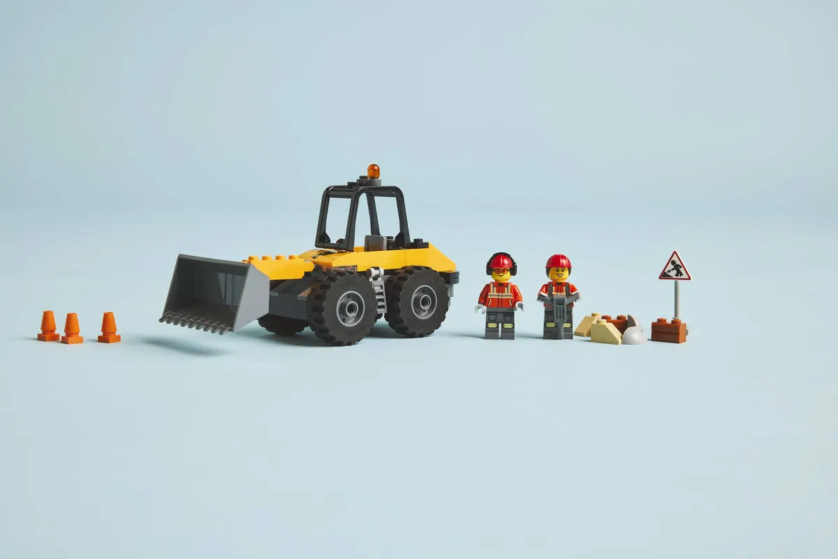 LEGO Yellow Construction Wheel Loader (60450) - image 4