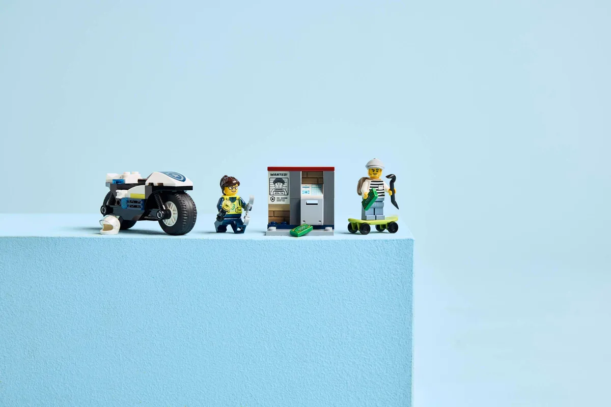 LEGO Police Motorcycle Chase (60455) - Bild 6