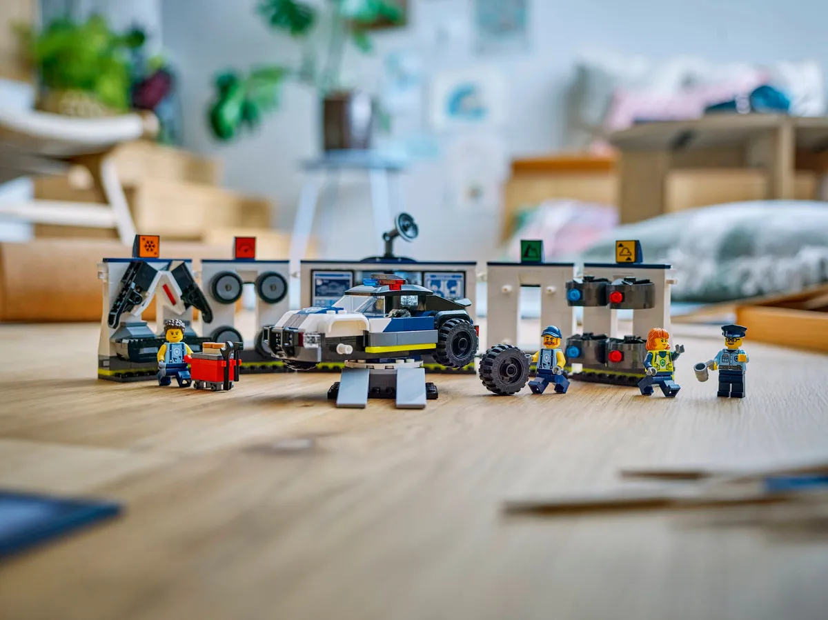 LEGO Custom Police Car Garage (60457) - Bild 8
