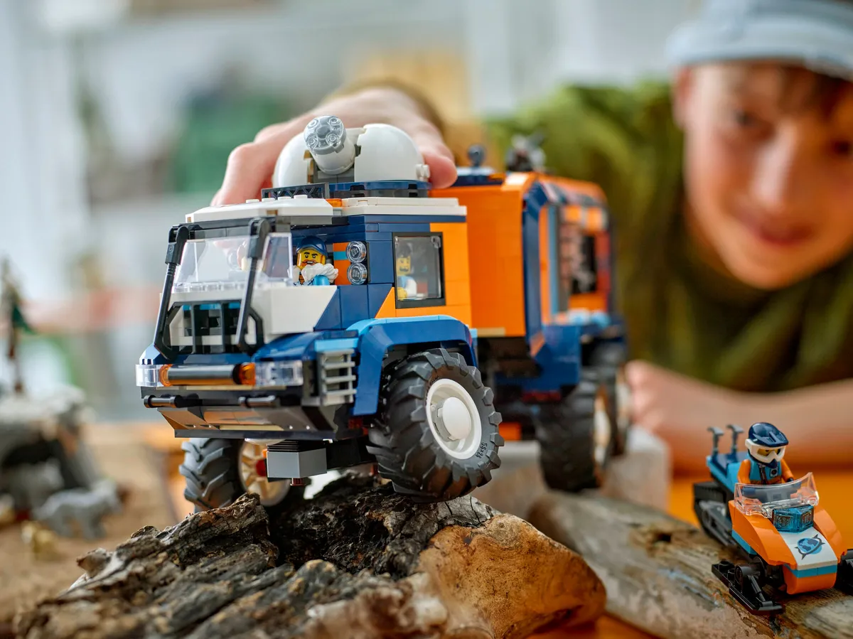 LEGO Arctic Explorer Science Lab Truck (60471) - Bild 6