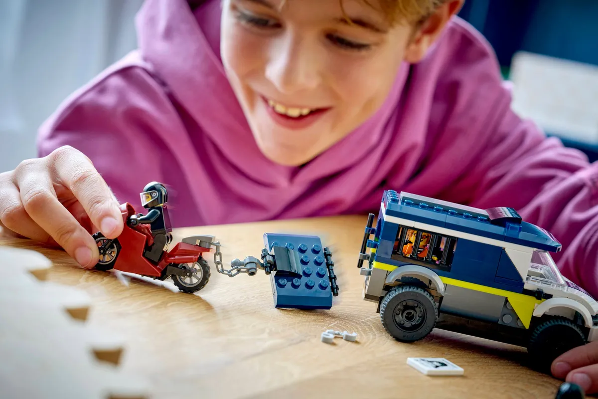 LEGO Police Prisoner Transport Van (60479) - Bild 6