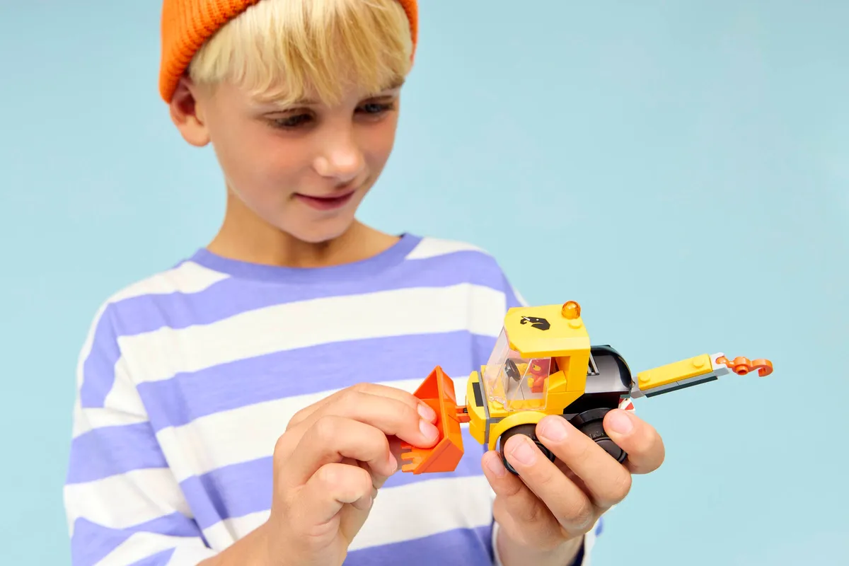 LEGO Rides – Construction Loader (60483) - image 6
