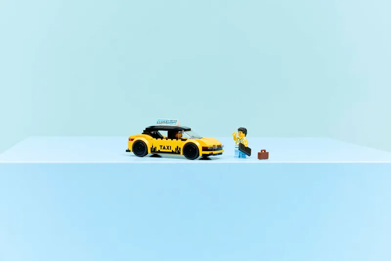 Gele taxi van LEGO – productfoto 9 van 12