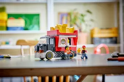 LEGO Fries Food Truck (60488) - afbeelding 8