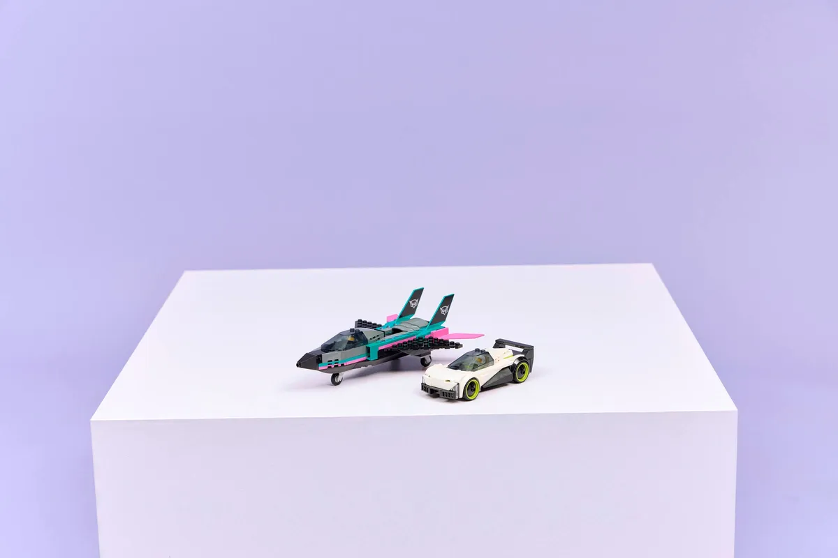 LEGO Jet vs. Car (60489) - Bild 10