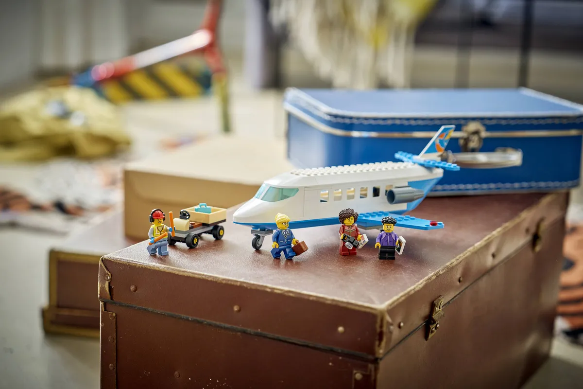 LEGO Passenger Jet (60492) - Bild 11