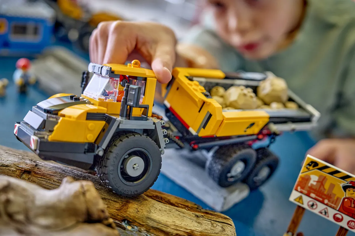 LEGO Dump Truck & Front End Loader (60494) - Bild 8