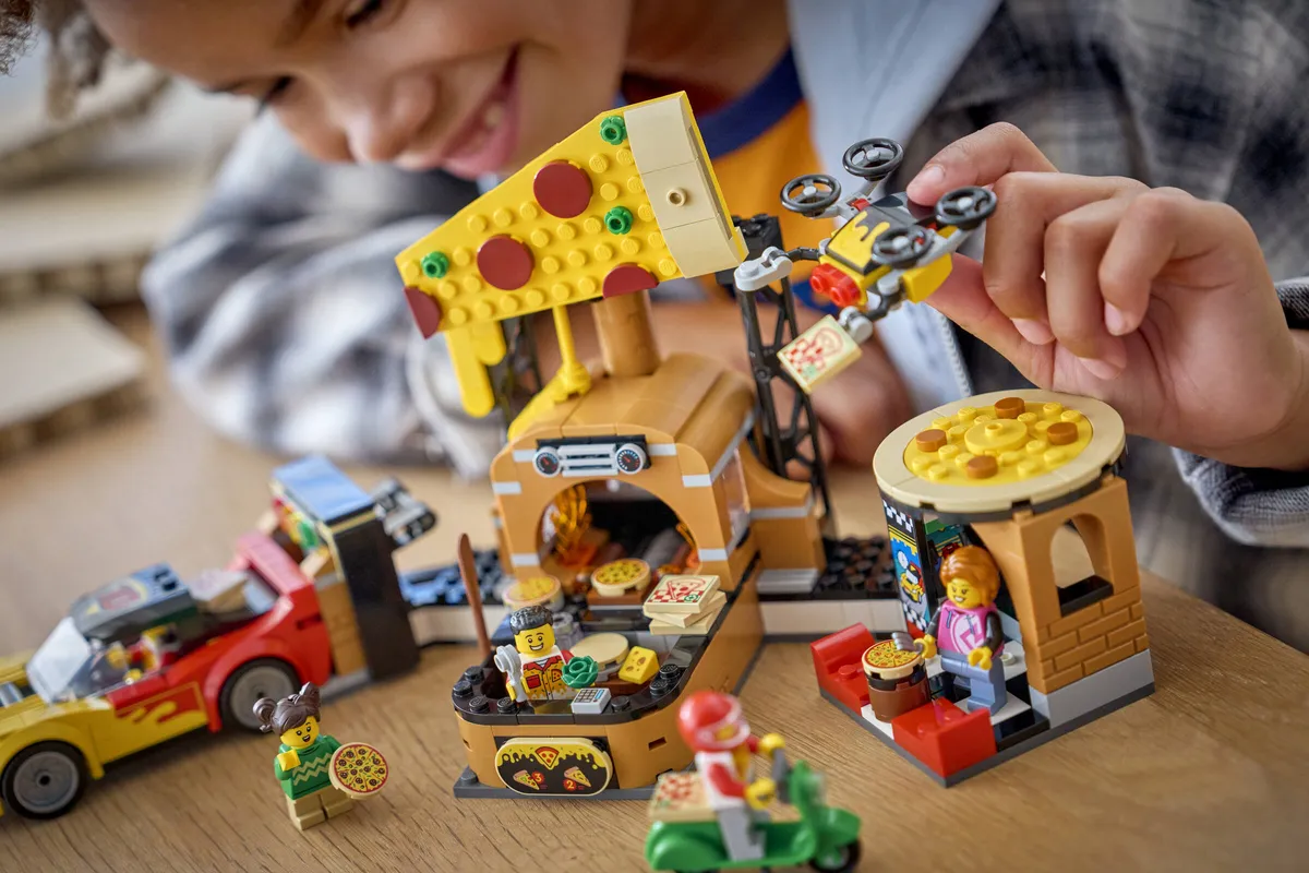 LEGO Pizza Delivery Experience with Vehicles (60496) - Bild 9
