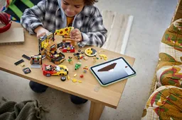 LEGO Pizza Delivery Experience with Vehicles (60496) - image 7