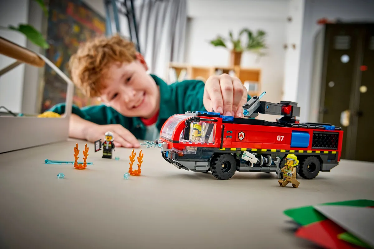 LEGO Airport Fire Truck (60499) - Bild 8