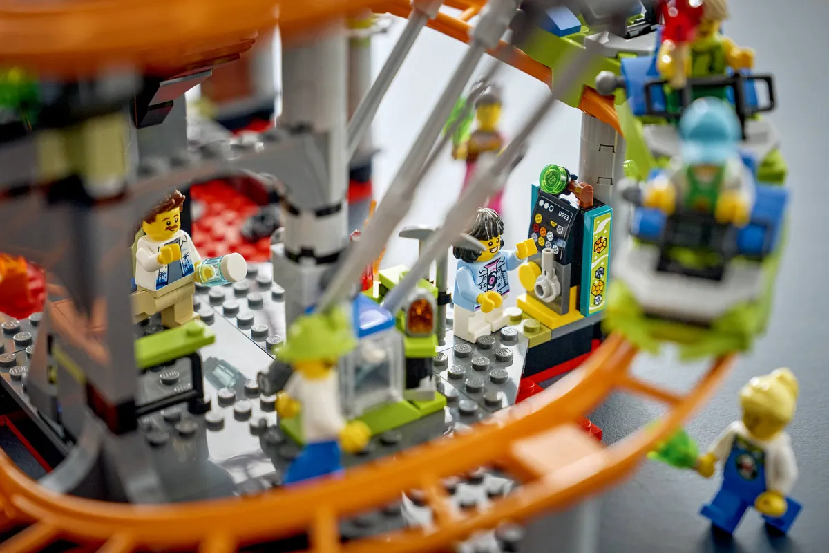 LEGO Lava Land Roller Coaster Park (60501) - Bild 9