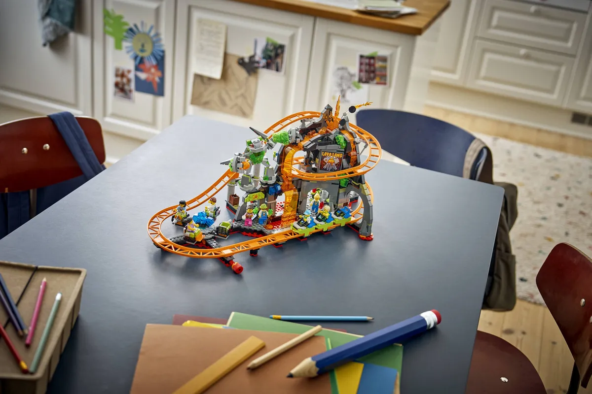 LEGO Lava Land Roller Coaster Park (60501) - Bild 10
